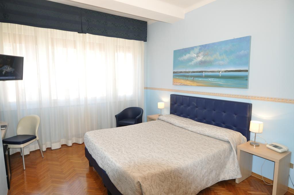 Twin or Double Room,705387784:JPEG